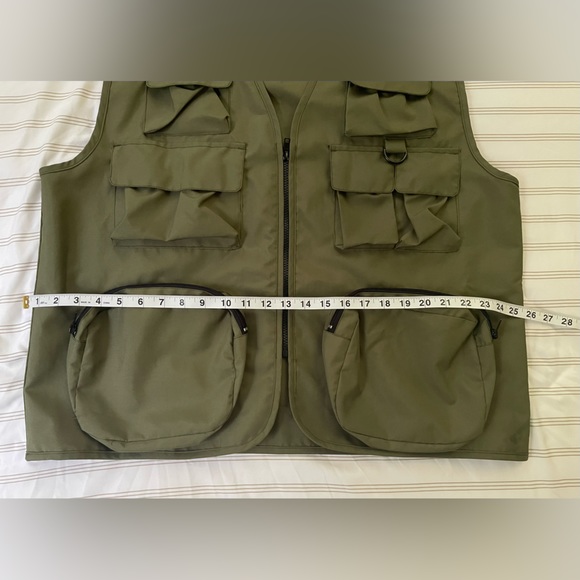 PacSun Utility Nylon Vest‎ Military Green Multi-Pocket Size Large Unisex - Picture 9 of 11